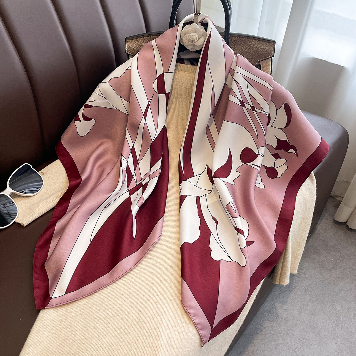 Luxury 90*90Cm Square Scarf Tw - Ascot Neck Scarf 评论和价格
