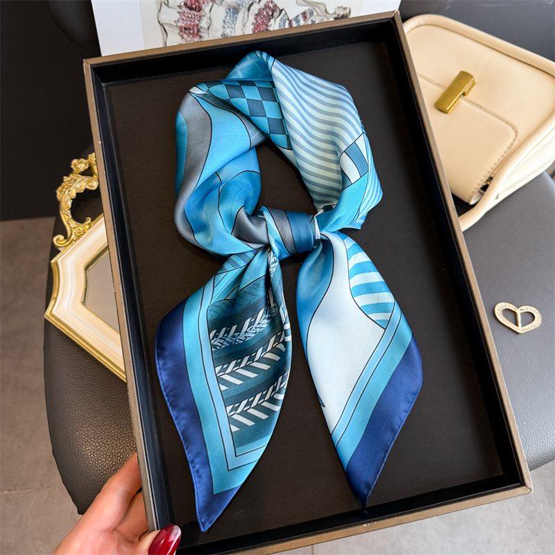 2026 New Geometry Print Silk S - Face Scarf Mask 评论和价格